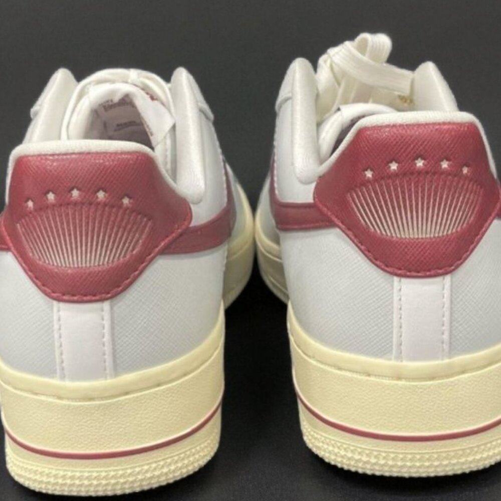 NWOT Nike Air Force 1 ’07 SE Women’s Sneakers | Size 8 - Picture 3 of 5